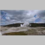 R0019879_Yellowstone_OldFaithful.jpg