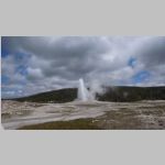 R0019882_Yellowstone_OldFaithful.jpg