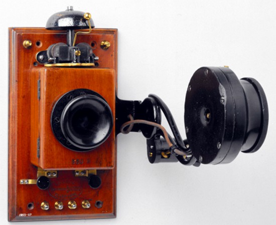 Teléfono de Edison, 1879