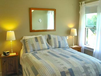Seattle Greenlake Romantic Bed Breakfast