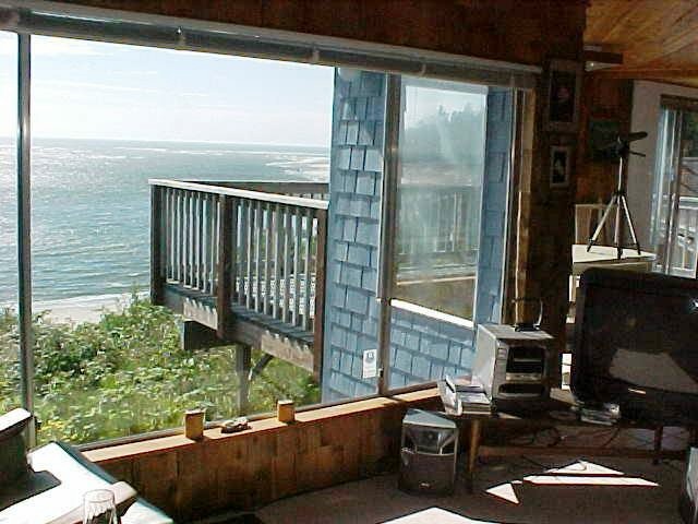 Oregon Coast Romantic Cabin