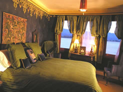 Southern Washington Riverside Villa Bed and Breakfast
